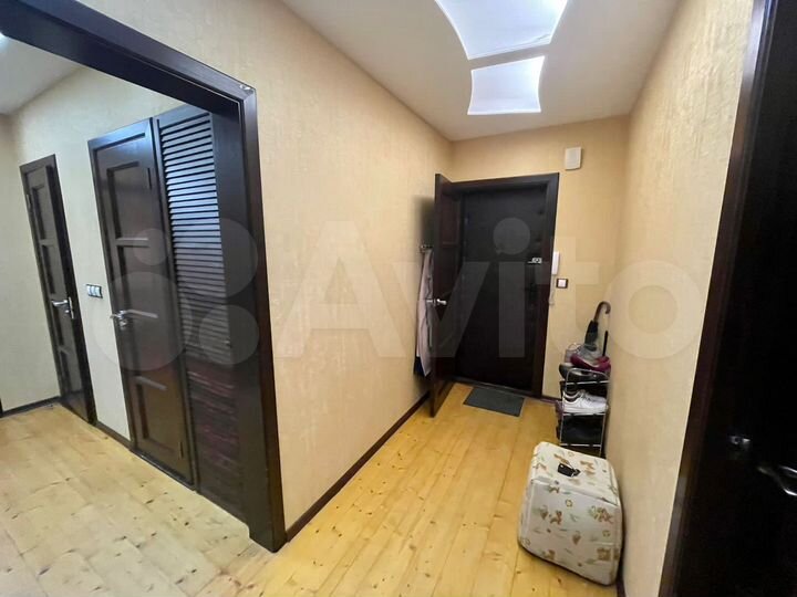 3-к. квартира, 70,2 м², 2/5 эт.