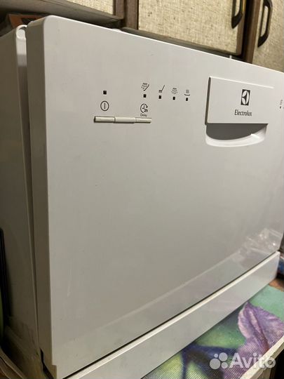 Посудомоечная машина Electrolux ESF2200DW