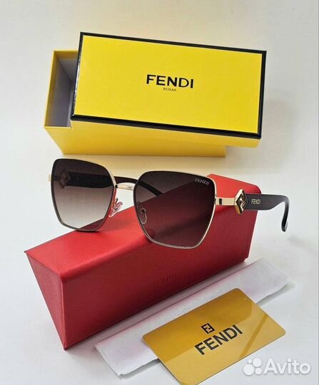 Солнцезащитные очки Fendi