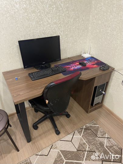 Игровой компьютерный стол