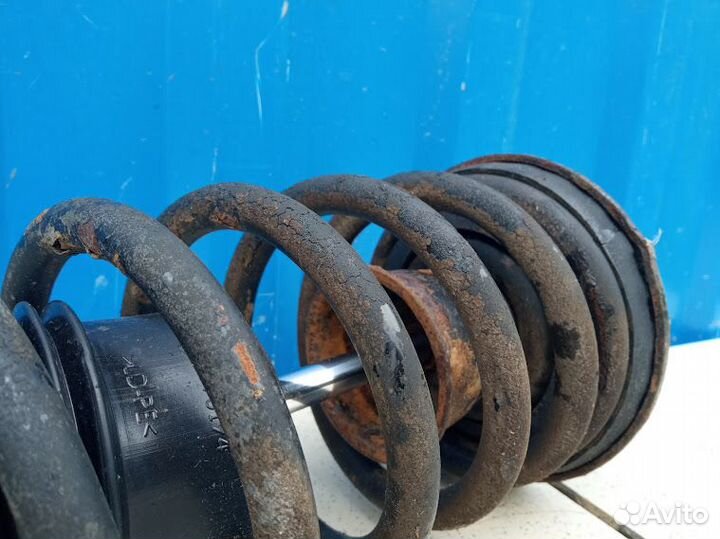 Амортизатор передний правый Mitsubishi Galant 8