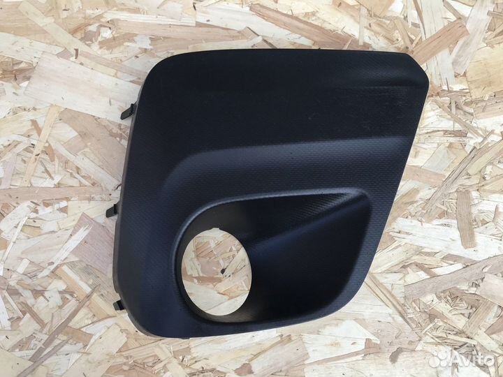 Решетка в бампер правая Subaru Forester 5 SK S14