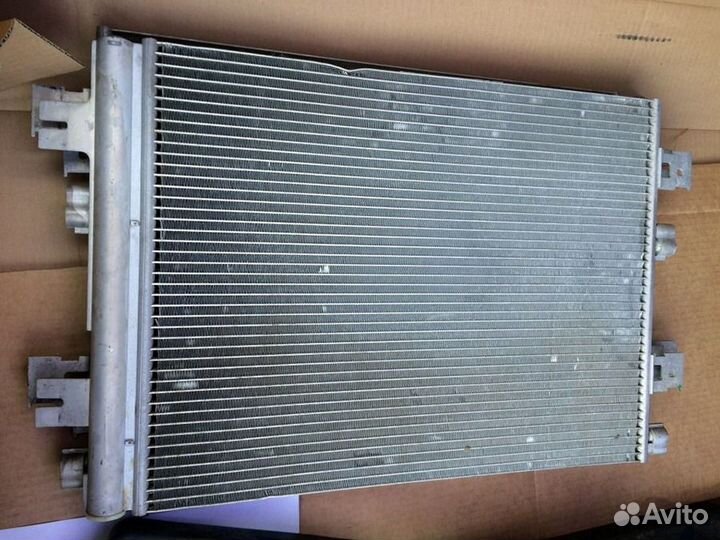 Радиатор кондиционера Ниссан Альмера g15 2012