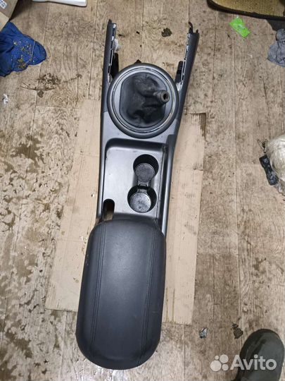 Подлокотник Kia Sportage 3