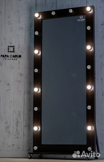 Гримерное зеркало с лампочками