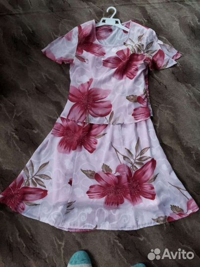 Костюм летний: юбка, блузка, пиджак