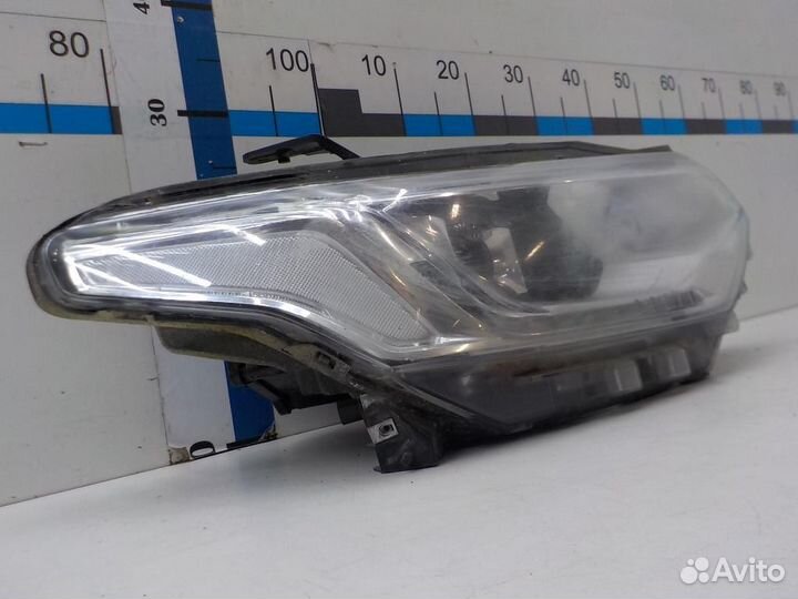 Фара правая Chevrolet Traverse