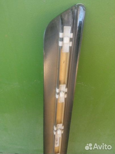 Молдинг двери задний левый Mercedes-Benz Gl-Class