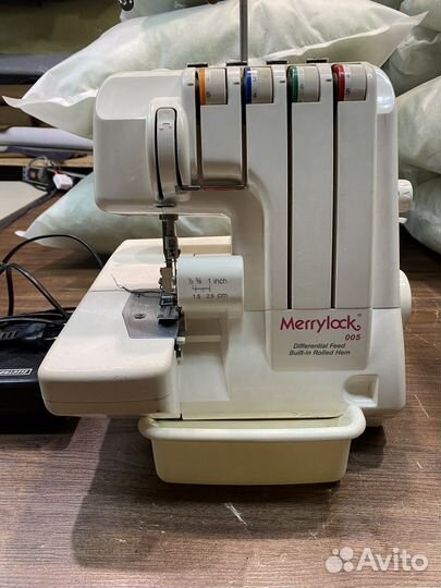 Оверлок бытовой MarryLock 005