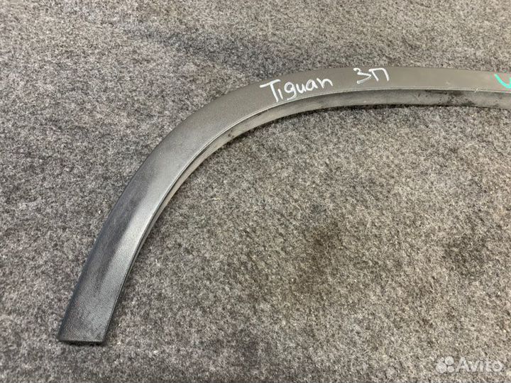 Накладка крыла задняя правая Volkswagen Tiguan 5N1