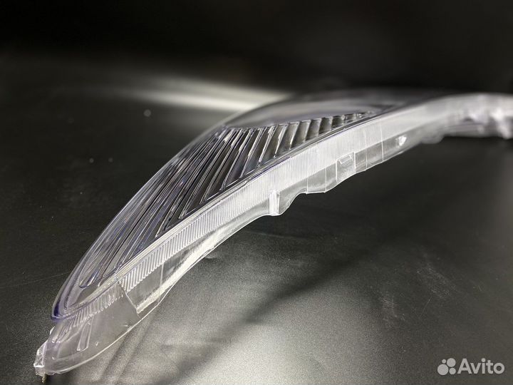 Стекло фары Toyota Estima II (2000-2003гг.)