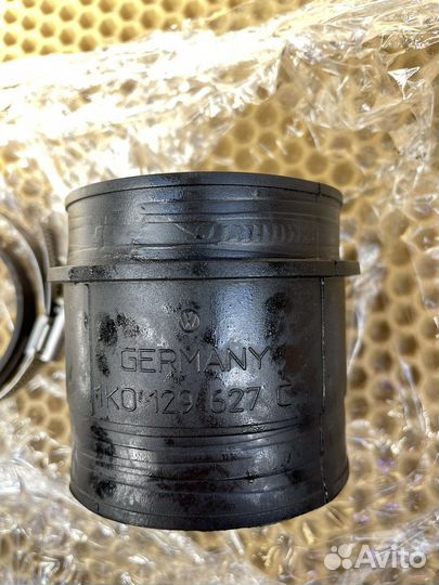 Патрубок впускной системы Volkswagen Passat (б/у)