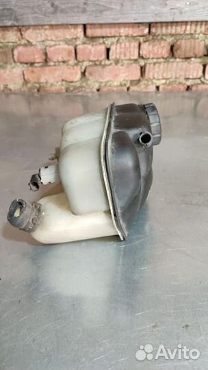 Бачок расширительный Mercedes-Benz E-Класс