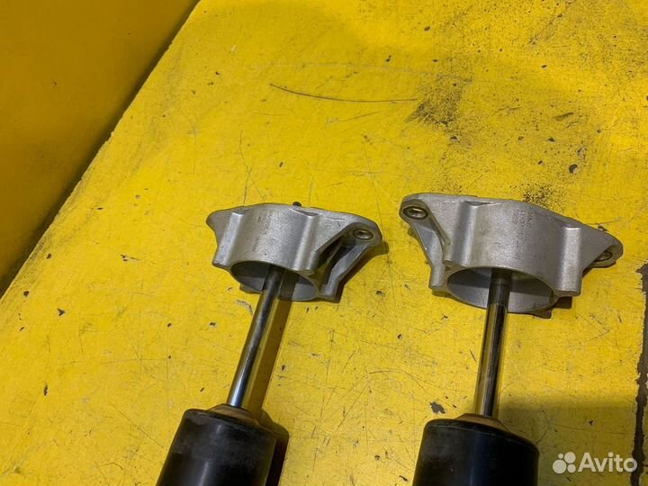 Амортизатор задний Mazda 3 BK 2006-2009