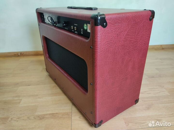 Гитарный комбоусилитель