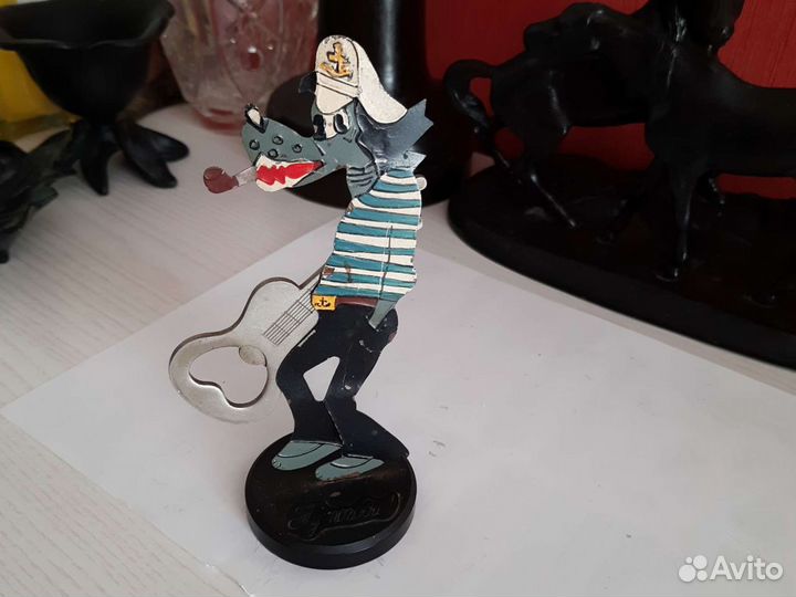 Фигурка Волка