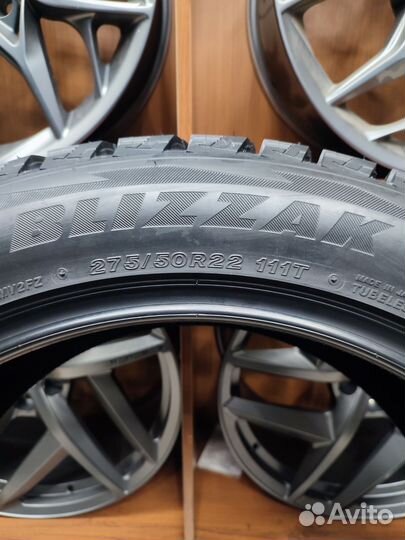 Bridgestone Blizzak DM-V2 275/50 R22 111T