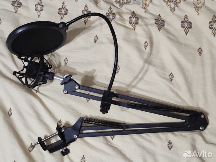 Пантограф с пауком и поп-фильтром