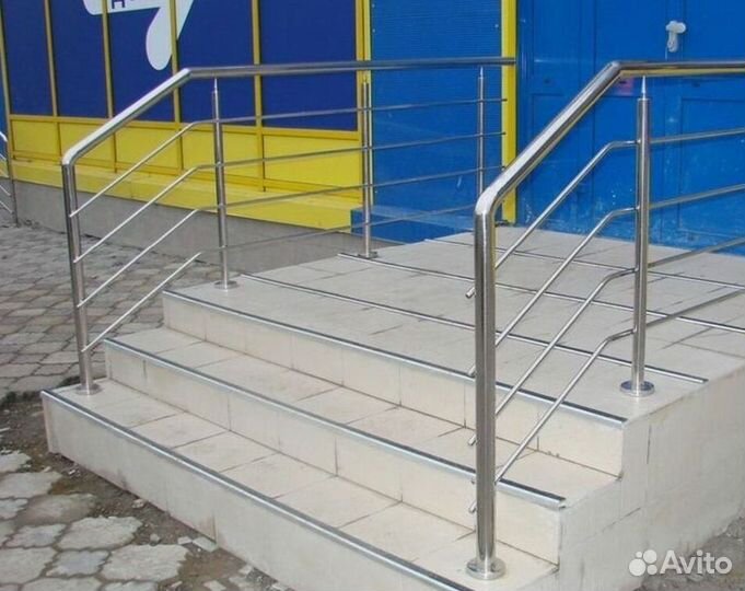 Ограждение из полированной нержавеющей стали