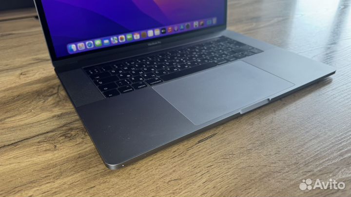 Macbook pro 15 2017 новый (113 циклов)