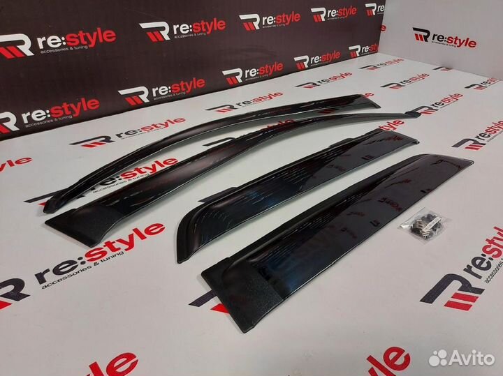 Ветровики Toyota Hilux Surf 215 2002-2009 г B1290