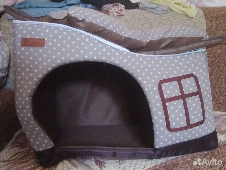 Домик для кошки или маленькой собаки