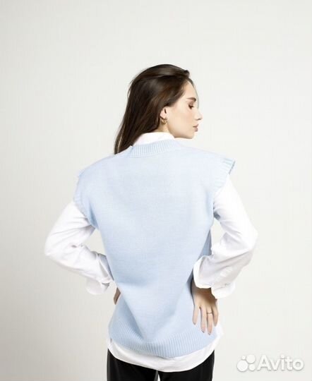 Жилет вязанный