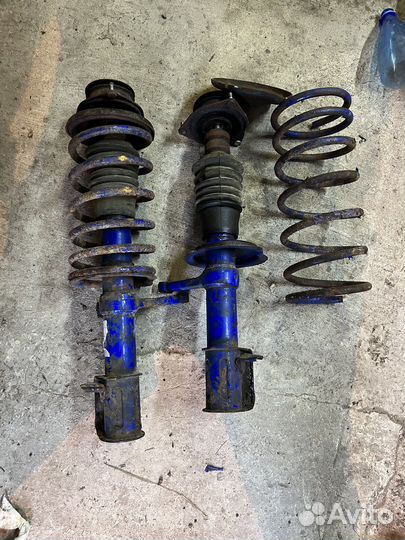 Передние стойки на ваз 2114