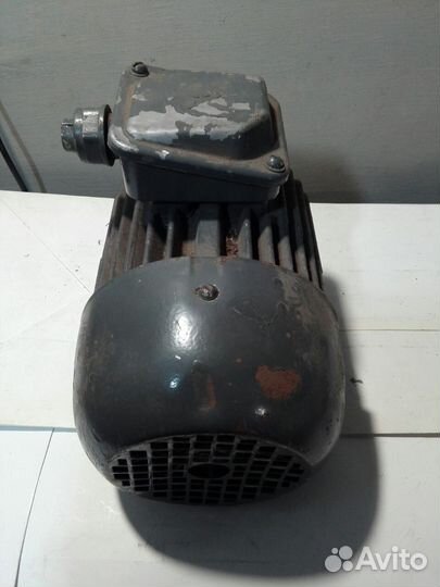 Асинхронный электродвигатель 4амх71В4У3 0,75кВ