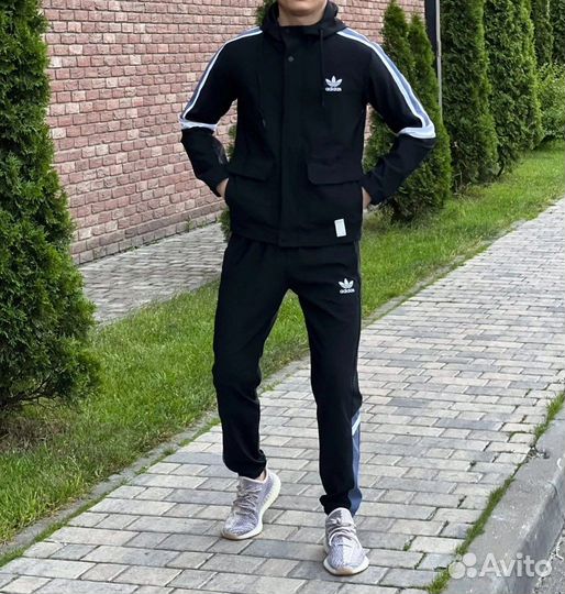 Спортивный костюм adidas