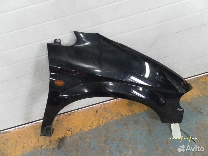 Крыло переднее право Dodge Caravan 4 Voyager 4