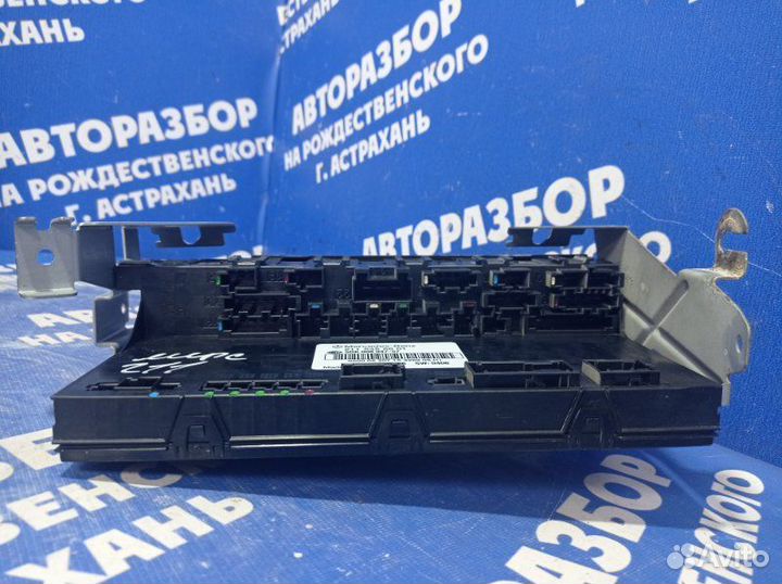 Блок предохранителей салона Mercedes-Benz W211