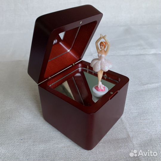 Музыкальная деревянная шкатулка с Балериной Элизе