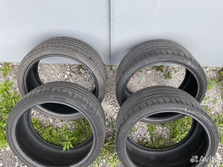 Dunlop SP Sport Maxx 050 245/35 R20 и 275/30 R20