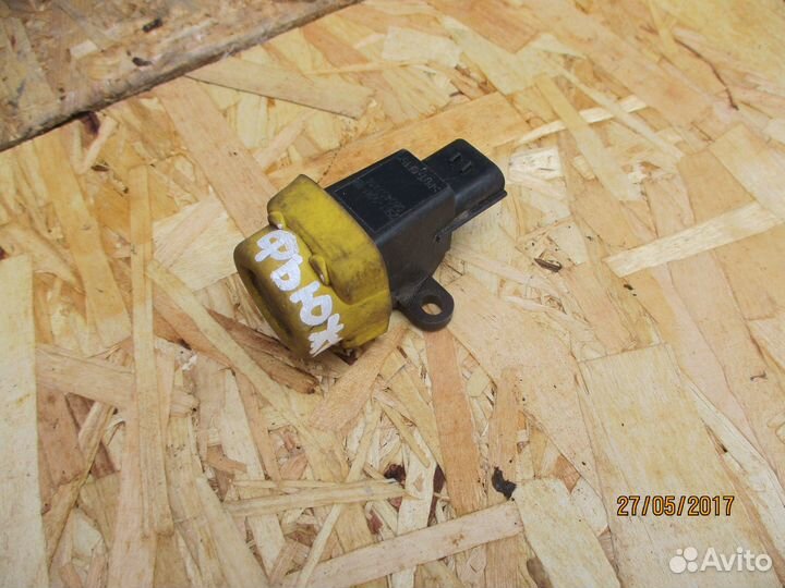 Выключатель топливного насоса Форд Фьюжн