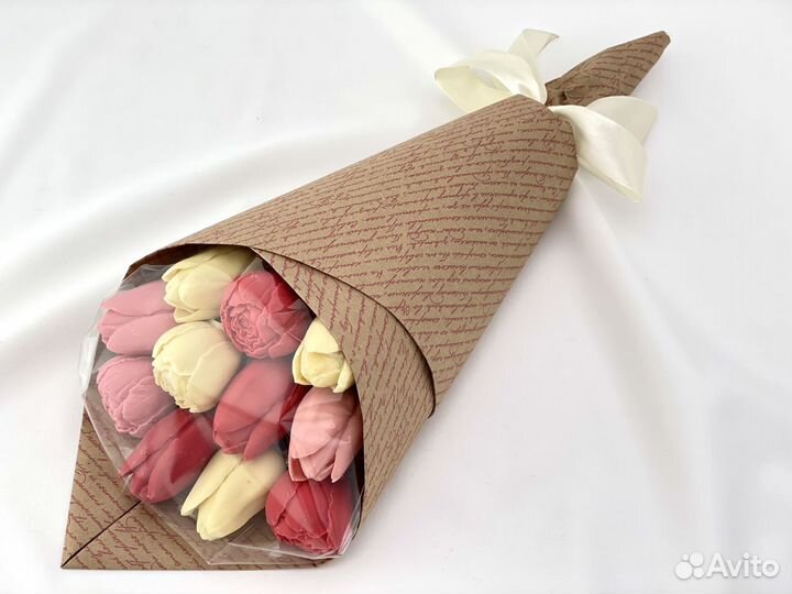 Букет из шоколадных тюльпанов и пионов