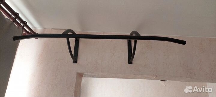 Турник настенный