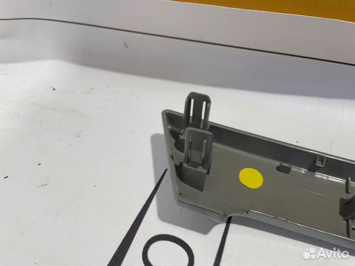 Накладка внутренней ручки 1 Toyota Land Cruiser