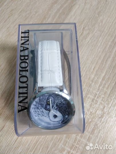 Часы наручные женские