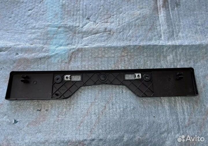 Накладка госномера Toyota Rav4 XA50 2018-2024