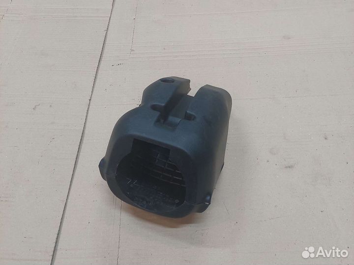 Кожух рулевой колонки Mitsubishi Space Wagon 3