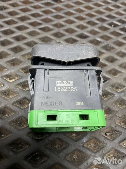 Кнопка (выключатель) DAF 106 1832325