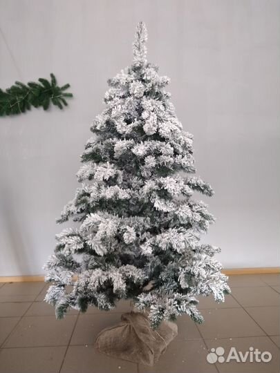 Ёлка искусственная заснеженная