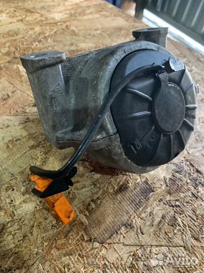 Подушка двигателя левая Audi A4 B8 2.0 CDN