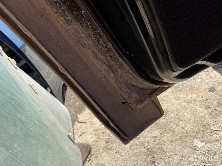 Дверь задняя левая Isuzu trooper 91г