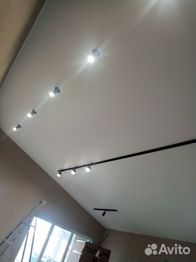 Натяжные потолоки