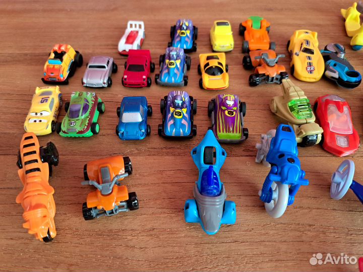 Игрушки из киндер-сюрприза. Машинки и самокаты