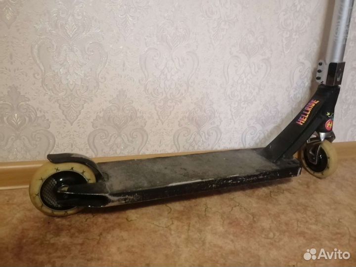 Трюковой самокат tech team busted