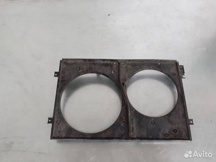 Диффузор вентилятора Volkswagen Golf 3 2000