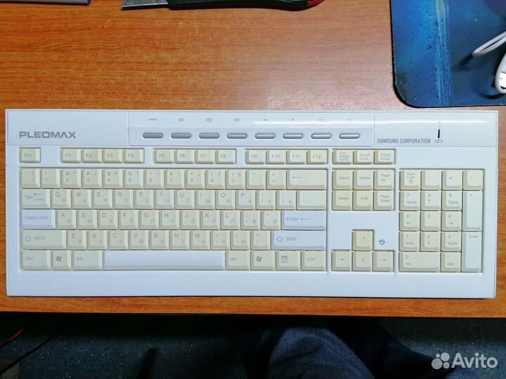 Беспроводная клавиатура и мышь Samsung PCK-8000W